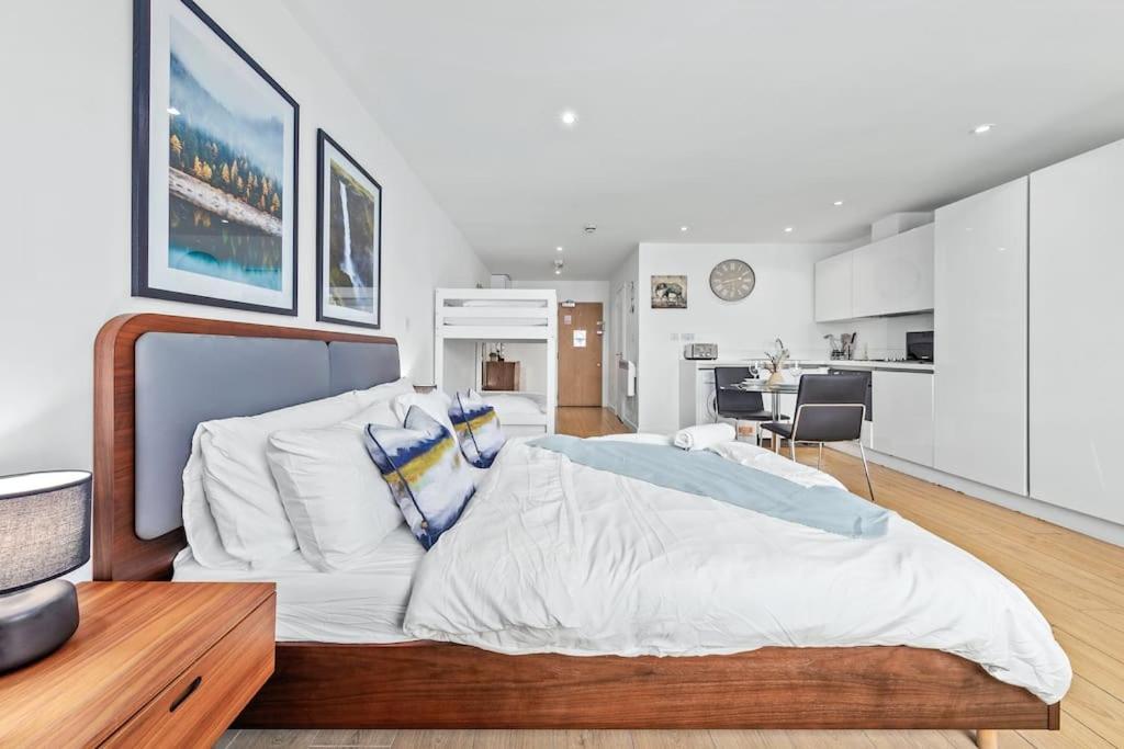 Spacious And Delightful Sleep 5 Piccadilly Vrc Londen Buitenkant foto