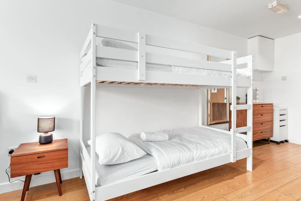 Spacious And Delightful Sleep 5 Piccadilly Vrc Londen Buitenkant foto