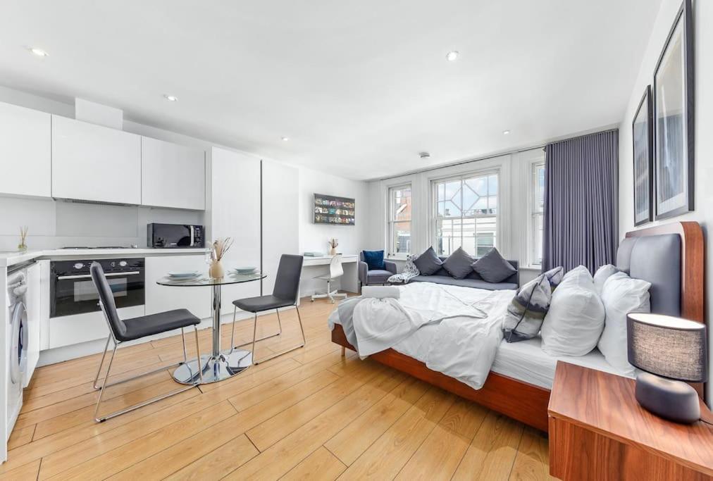 Spacious And Delightful Sleep 5 Piccadilly Vrc Londen Buitenkant foto
